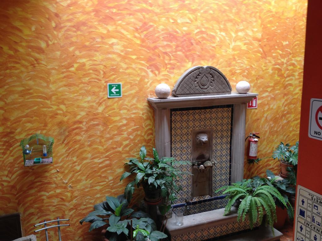 Hostal Casa Castillo Morelia Exterior photo