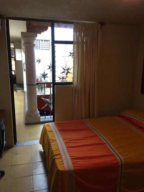 Hostal Casa Castillo Morelia Exterior photo