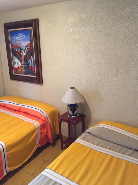 Hostal Casa Castillo Morelia Exterior photo
